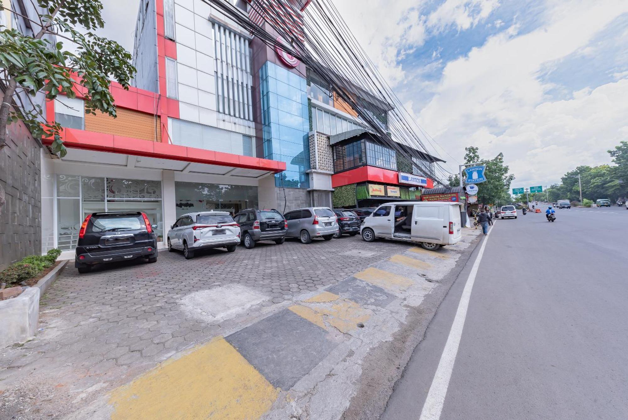 Reddoorz Hostel At Kiara Cozy Kircon Bandung Exterior foto