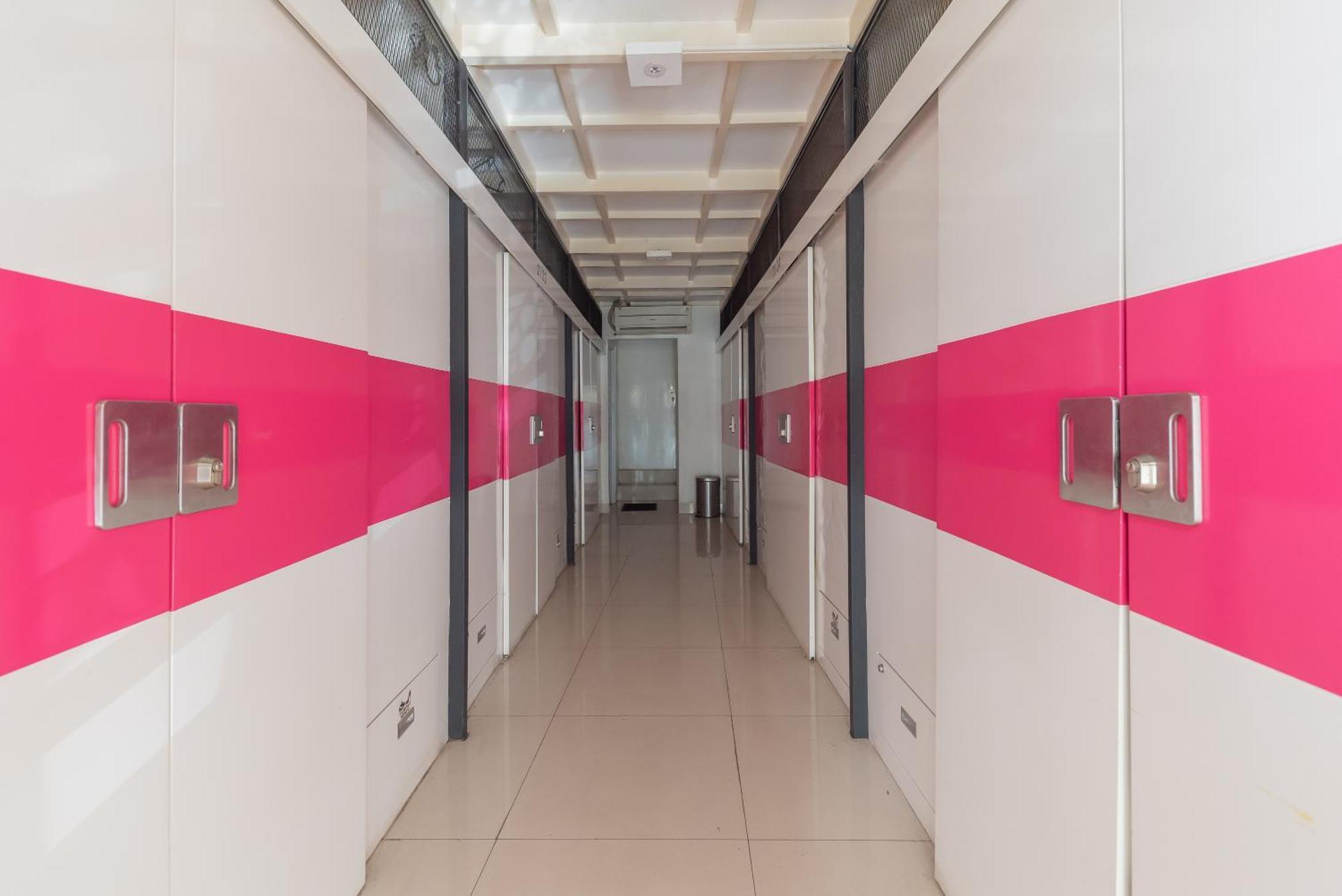 Reddoorz Hostel At Kiara Cozy Kircon Bandung Exterior foto