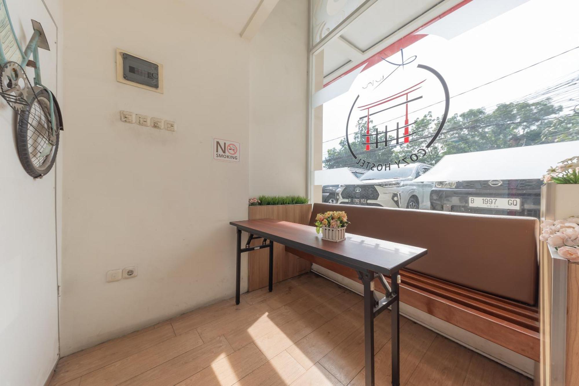 Reddoorz Hostel At Kiara Cozy Kircon Bandung Exterior foto